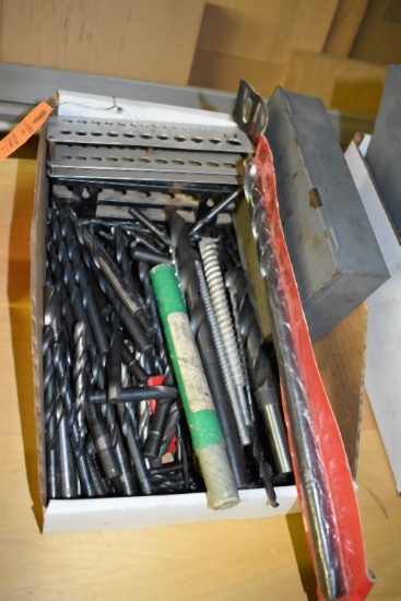 BOX OF ASSORTED DRILL BITS AND EMPTY INDEX BOXES