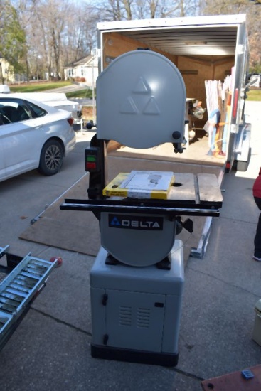 DELTA 14" BAND SAW WITH EXTRA BLADE