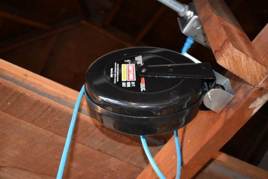 CRAFTSMAN 30' RETRACTABLE WORK LIGHT