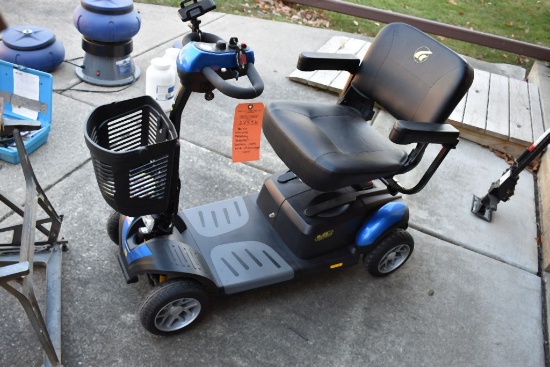 BUZZ AROUND MOBILITY SCOOTER - BATTERY WEAK, RUNS INTERMITTENTLY