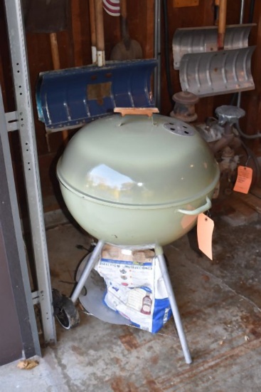 24" OLIVE GREEN WEBER GRILL WITH CHARCOAL,