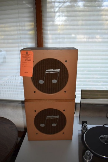 (2) SPEAKERS IN WOOD CABINETS WITH NOTE EMBLEM
