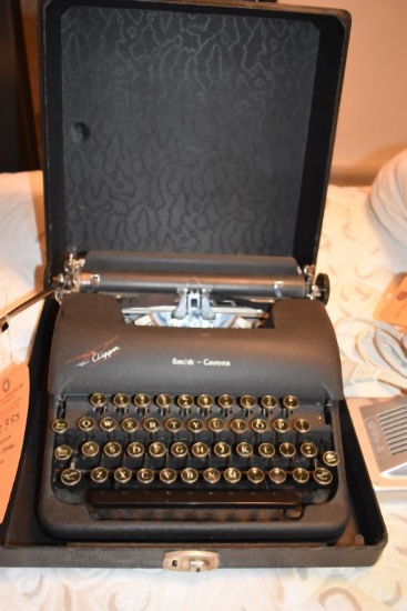 SMITH CORONA CLIPPER ELECTRIC TYPEWRITER