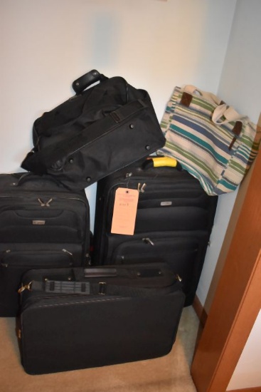 (5) PIECES OF VARIOUS SIZE LUGGAGE, RICARDO,