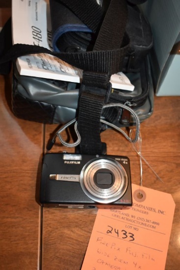 FIN PIX FUJI FILM WIDE ZOOM 4x CAMERA, INCLUDES