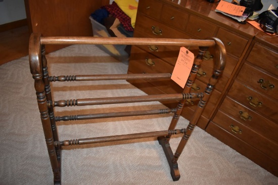 BROWN WOOD BLANKET RACK