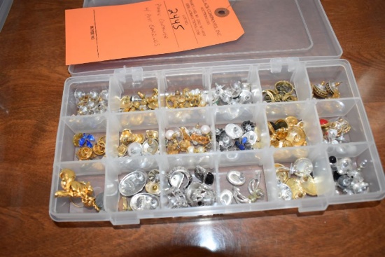 PLASTIC CONTAINER WITH POST EARRINGS