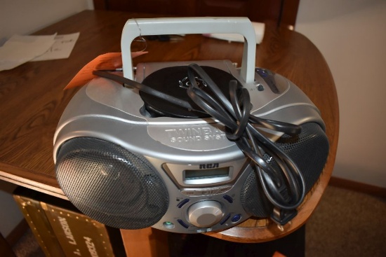 RCA TWIN BASS SOUND SYSTEM RADIO AND CD PLAYER
