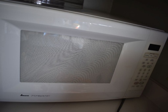 AMANA RADARANGE MICROWAVE OVEN, WHITE