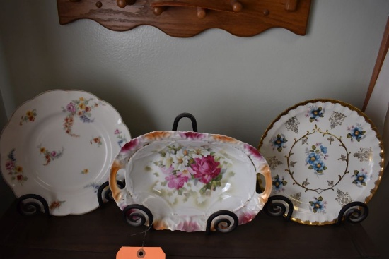 PLATES, BOWL AND STAND (6 ITEMS)