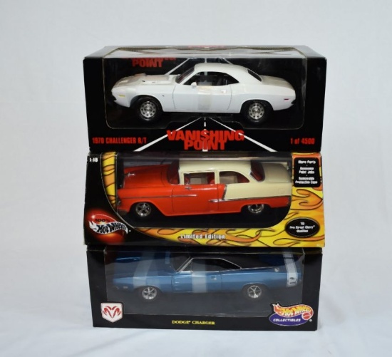 (3) 1/18" SCALE DIE CAST COLLECTORS CARS IN BOXES;