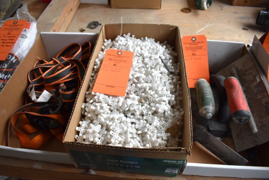 BOX OF LOOSE TILE SPACERS