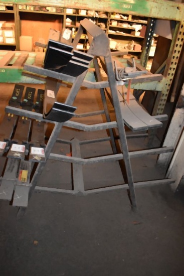 SMALL DOUBLE SIDED CANTILEVERED RACK WITH