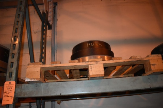 CONTENTS ON THIS SECTION OF PALLET RACKING -