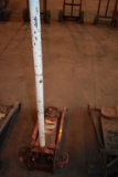 BANNER HYDRAULIC FLOOR JACK, BASE IS 24