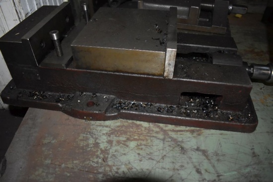 8" MACHINE VISE