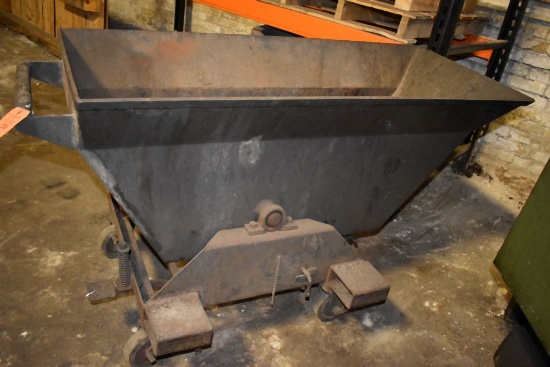 TIPPING CHIP CART, 22" x 52"