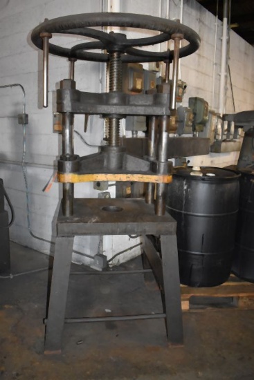 STECKER SCREW PRESS, MACHINE #05