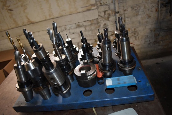 (18) CAT 40 TOOL HOLDERS WITH STAND