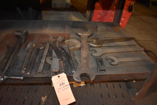 LARGE ASSORTMENT OF WRENCHES