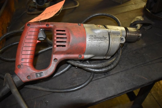 MILWAUKEE CORDED DRILL WITH 1/2" CHUCK
