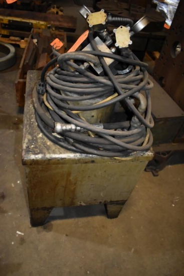 OIL PUMP AND TANK