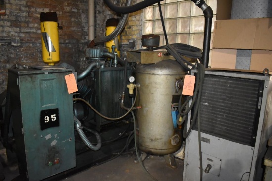 KELLOGG - AMERICA PISTON TYPE AIR COMPRESSOR,