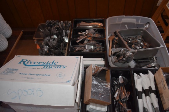 CONTENTS OF TABLE; SILVERWARE, NAPKINS AND MISC.