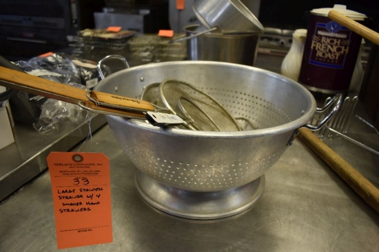 LARGE STRAINER WITH FOUR SMALLER HAND STRAINERS,