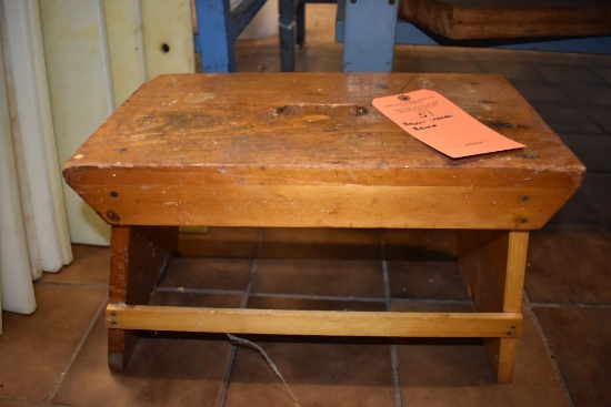 BROWN WOODEN BENCH, BUILDING 2 KITCHEN