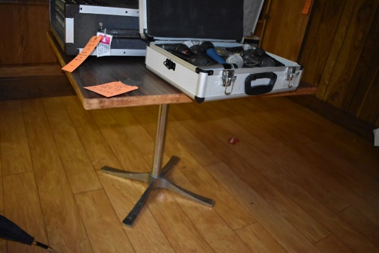 SQUARE TABLE WITH METAL BASE, 3' x 3' x 28"H