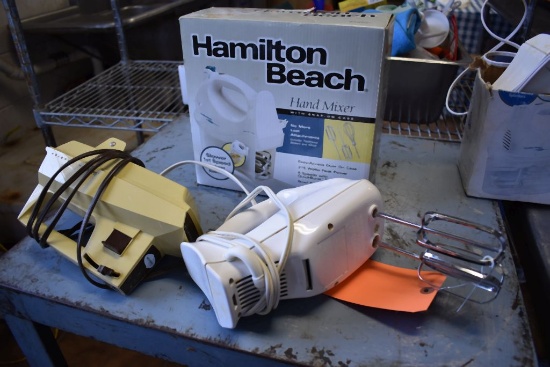 HAMILTON BEACH SIX SPEED HAND MIXER WITH BEATERS,