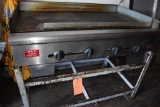 WELLS GRIDDLE, INCLUDES STAND