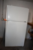 AMANA REFRIGERATOR/FREEZER, MODEL TR21V2W,