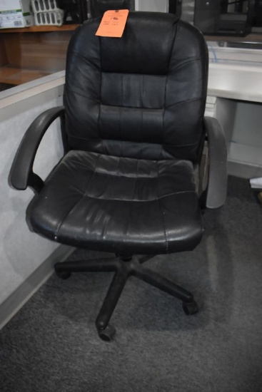 BLACK VINYL DESK CHAIR