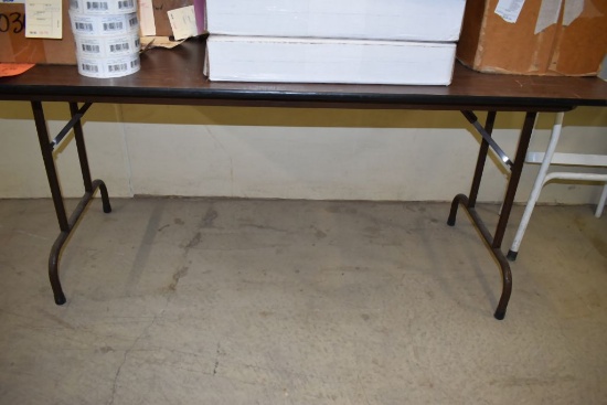 2' x 5' FOLDING TABLE, WOODGRAIN TOP, NO CONTENTS