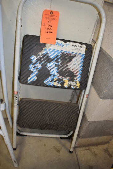 TWO STEP SAFETY LADDER