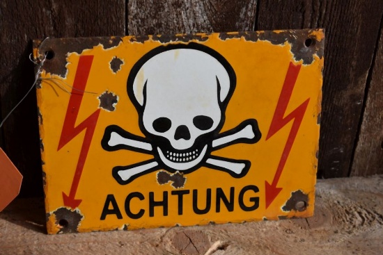GERMAN ACTUNG ELECTRIFIED FENCE PORCELAIN SIGN, 8"W X 6"H