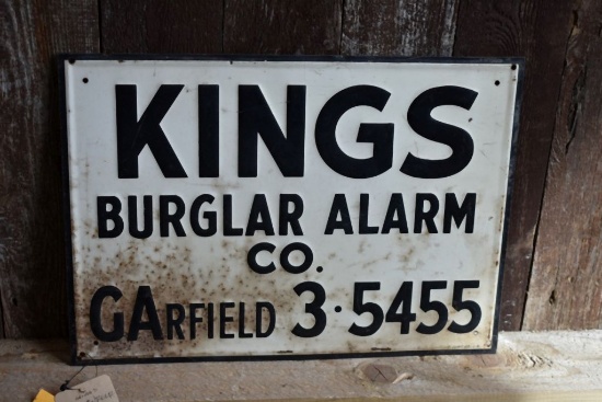 KINGS BURGER TIN SIGN, 14" x 10"