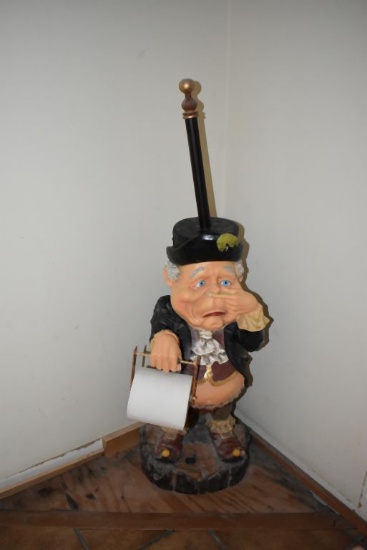 CERAMIC ELF HOLDING HIS NOSE & TOILET PAPER HOLDER,