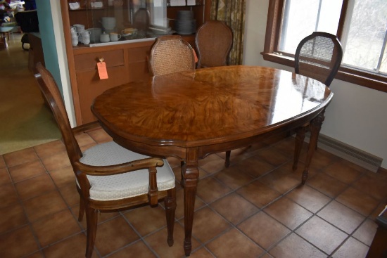 VINTAGE DREXEL HERITAGE WALNUT DINING TABLE, 64" X