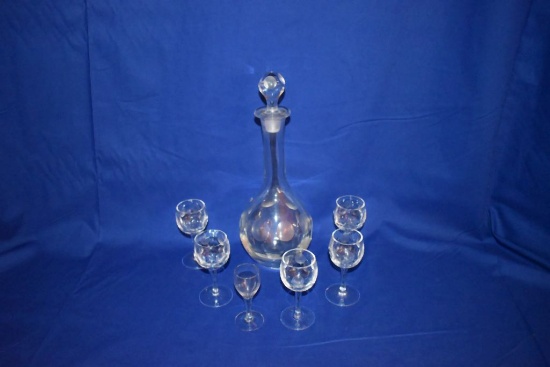 VINTAGE DECANTER W/HEAVY STOPPER, (5) MATCHING GLASSES