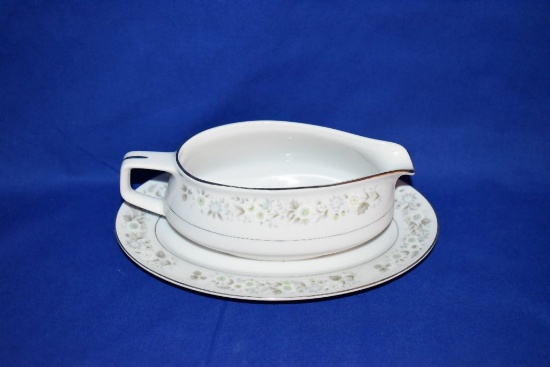 VINTAGE IMPERIAL CHINA, W. DALTON 745 WILD FLOWER,