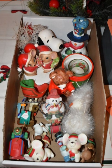 BOX W/MISC. XMAS ITEMS: ORNAMENTS, CANDLES, ETC.
