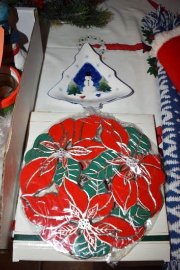 POINSETTIA TRIVET & NIKKO SNOWMAN DISH