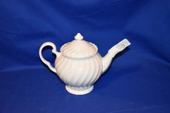 VINTAGE TEA POT, MADE IN ENGLAND, APPROX. 7"H W/LID
