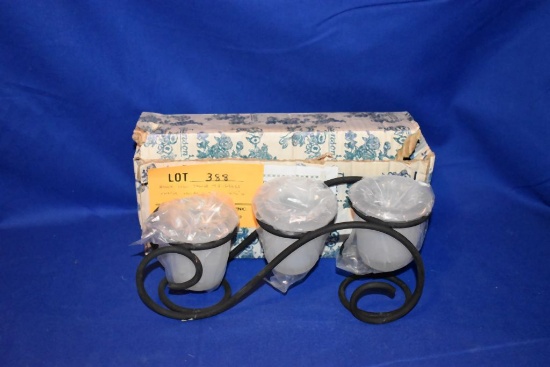 BLACK IRON STAND W/3 GLASS VOTIVE HOLDERS, 9-1/2" X  4-1/2"