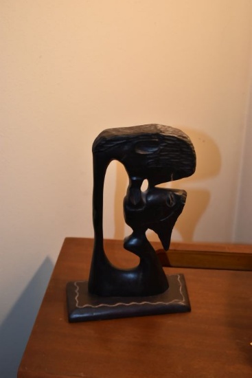 VINTAGE AFRICAN FOLK ART STATUE, KISSING, APPROX.