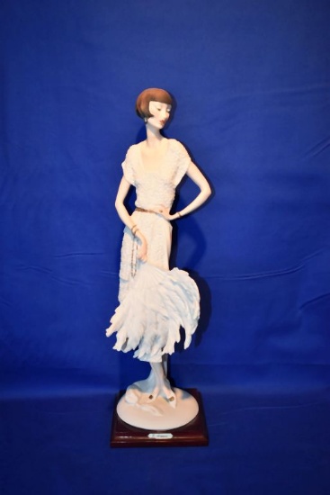 FIGURINE