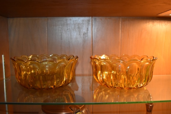 (2) VINTAGE AMBER GLASS SERVING BOWLS, 9" DIAMETER X 4" HIGH